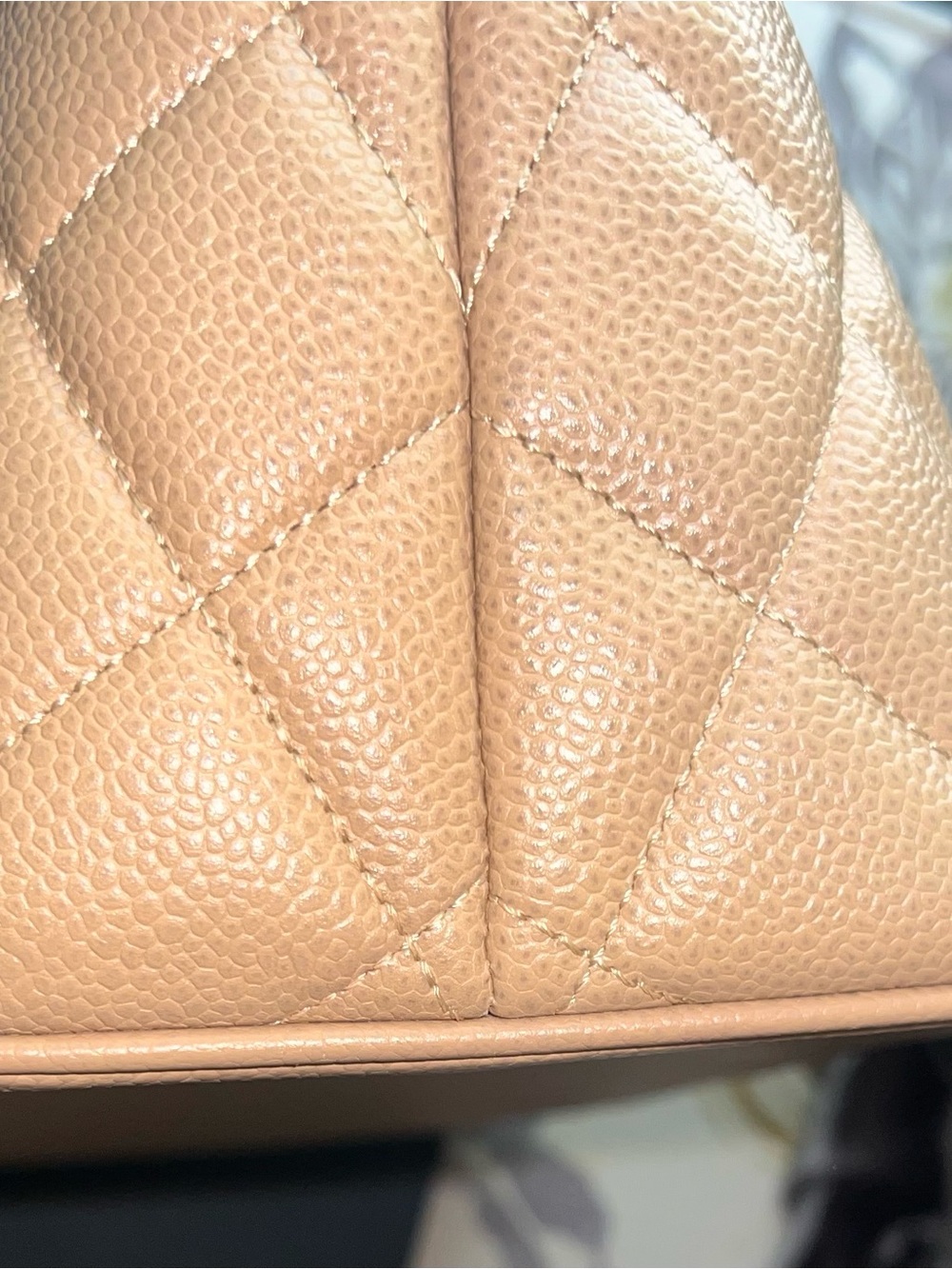 Limited Edition, Discontinued Caviar Skin Medallion Tote.  A Rank Condition - Picture 10 of 15